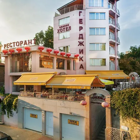 Family Hotel Gerdjika-3