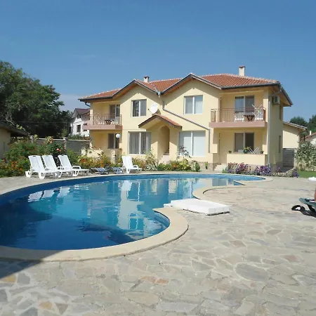 Family Hotel Radka-2