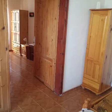 Guest House Vyara-2