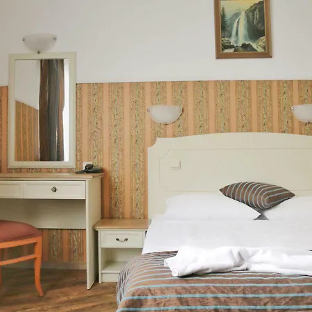 Green Hotel Alexander Palace-2