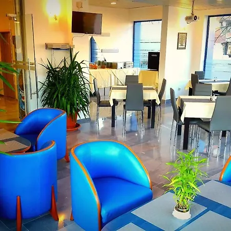 Family Hotel Dalis-3
