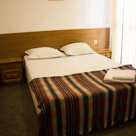 Family Hotel Saint Iliya-3