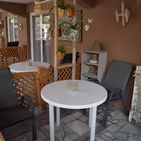 Guest House Gloria-2