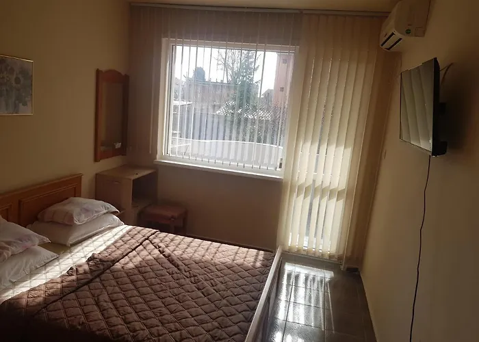 Hotel Dvete Brezi Burgas City