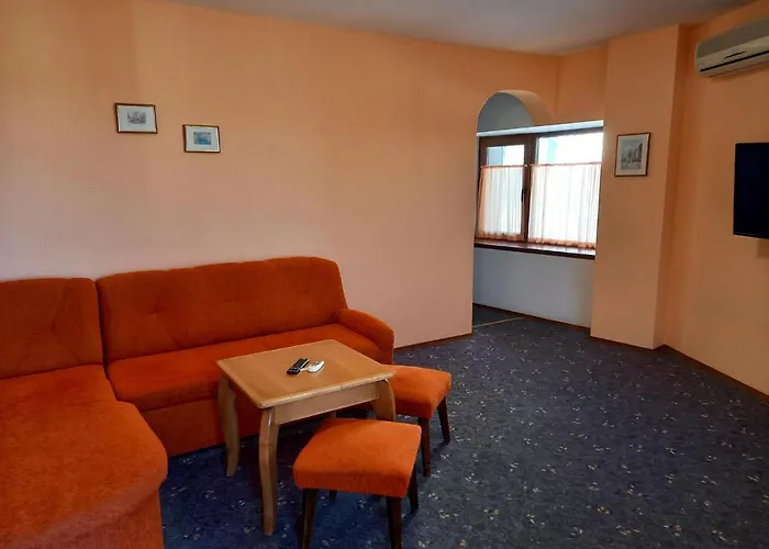 Regina'S Guesthouse Balcic