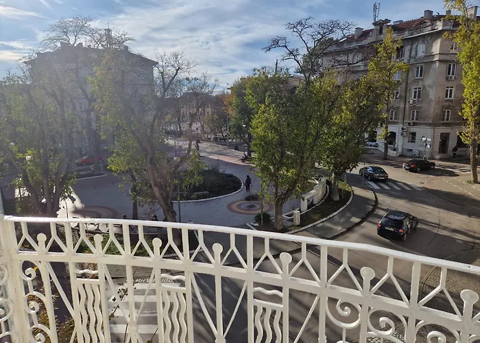 Lambo'S Corner Varna - Guest Rooms