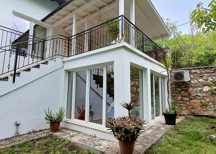 Cabin Rentals in Balchik