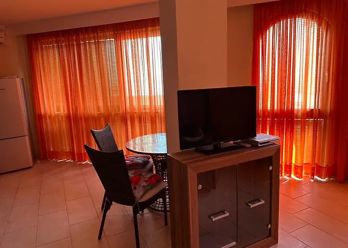 Oazis VIP Club Aparthotel Sunny Beach