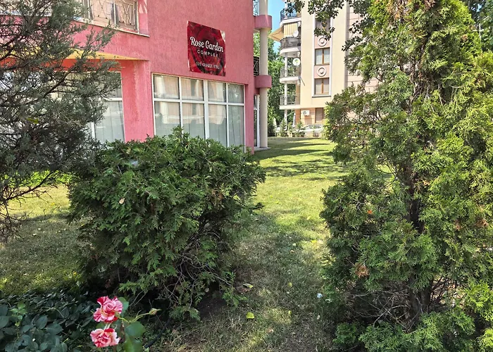 Rose Garden Omax Apartments Slantschew brjag