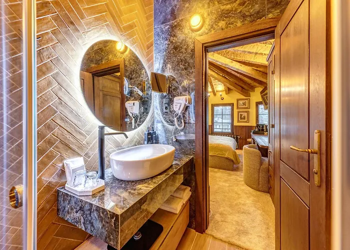 Shiroka Luka (Smolyan) Hotels