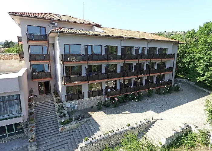 Bisser Hotel - Free Parking - Free Pool Access Balchik