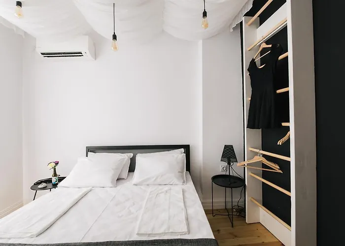 Plovdiv hotels near Cultural Center Trakart