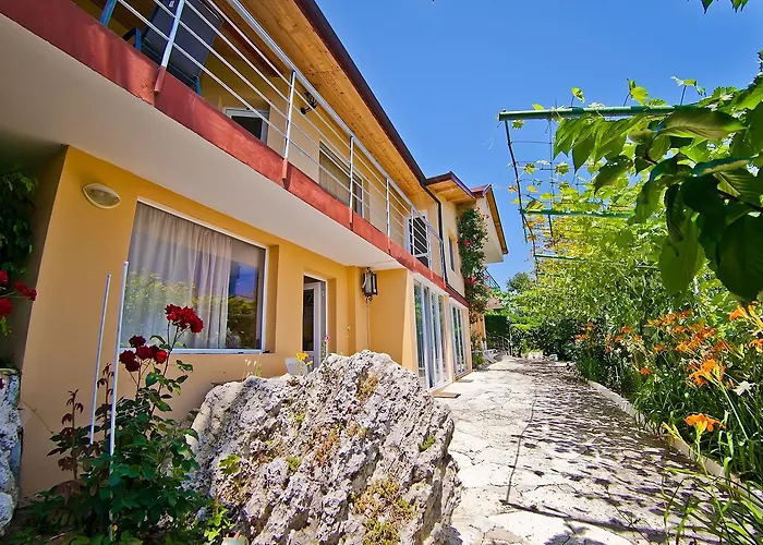 Cabin Rentals in Golden Sands