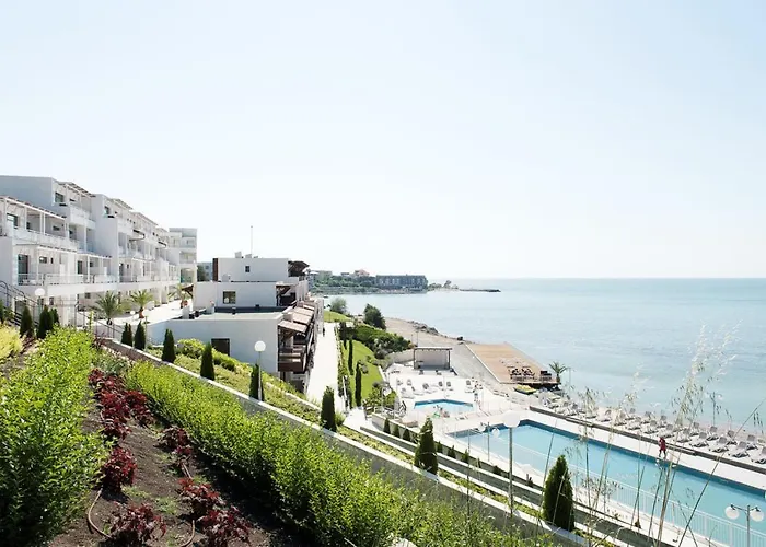 White Lagoon Resort Cavarna