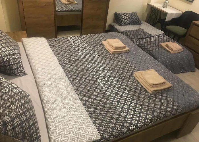 Sofia Family House - Free Parking Hotel